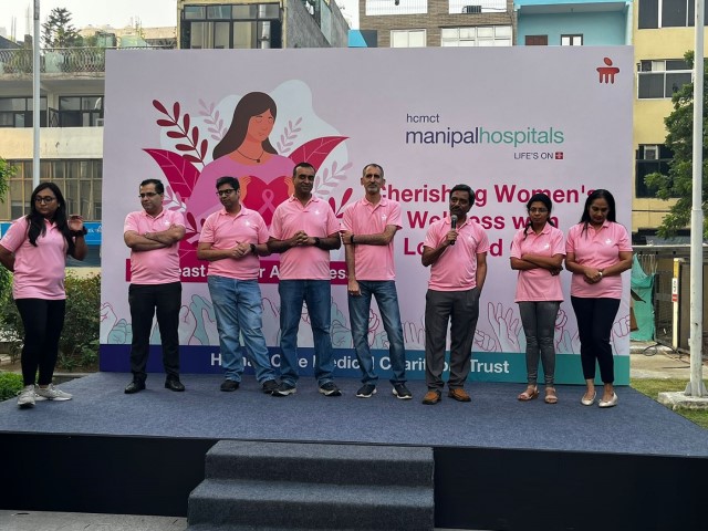 Women Biker and Manipal Hospital Delhi Doctors