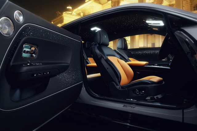 ROLLS-ROYCE SPECTRE