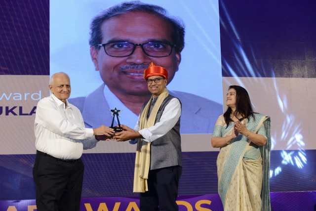 Software exporters association of Pune presents life time achievement award to Dr Shukla
