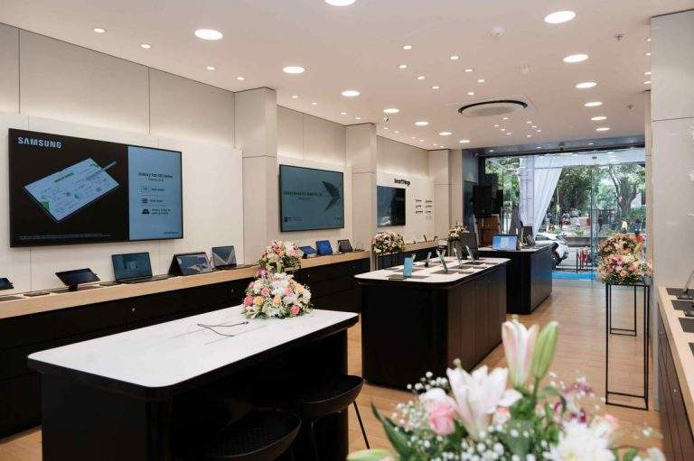 Samsung's Viman Nagar Experience Store